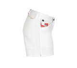 Amundsen 5Incher Concord G.Dyed Shorts i hvit, sett fra siden med sideficke og norgesreima-detalj i beltet
