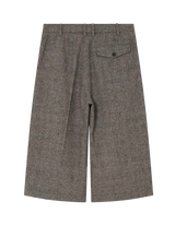 DAY Heri Tartan brunrutete bermudashorts med legg foran, sett bakfra. 