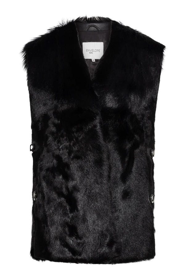 Ustetind vest