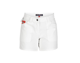 Amundsen 5Incher Concord G.Dyed Shorts i hvit, sett forfra med knapp, frontlommer og Amundsen-merkelapp
