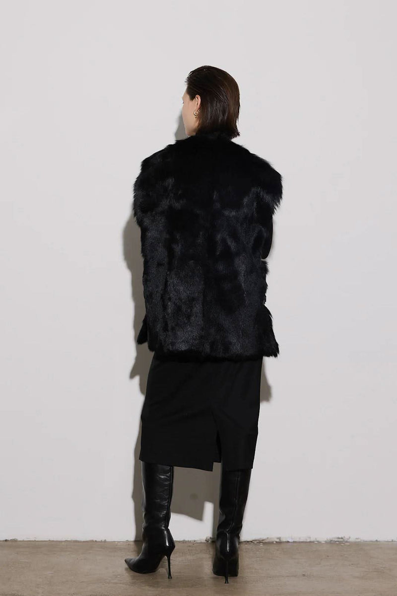 Ustetind vest
