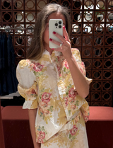Linen Ruﬄe Blouse