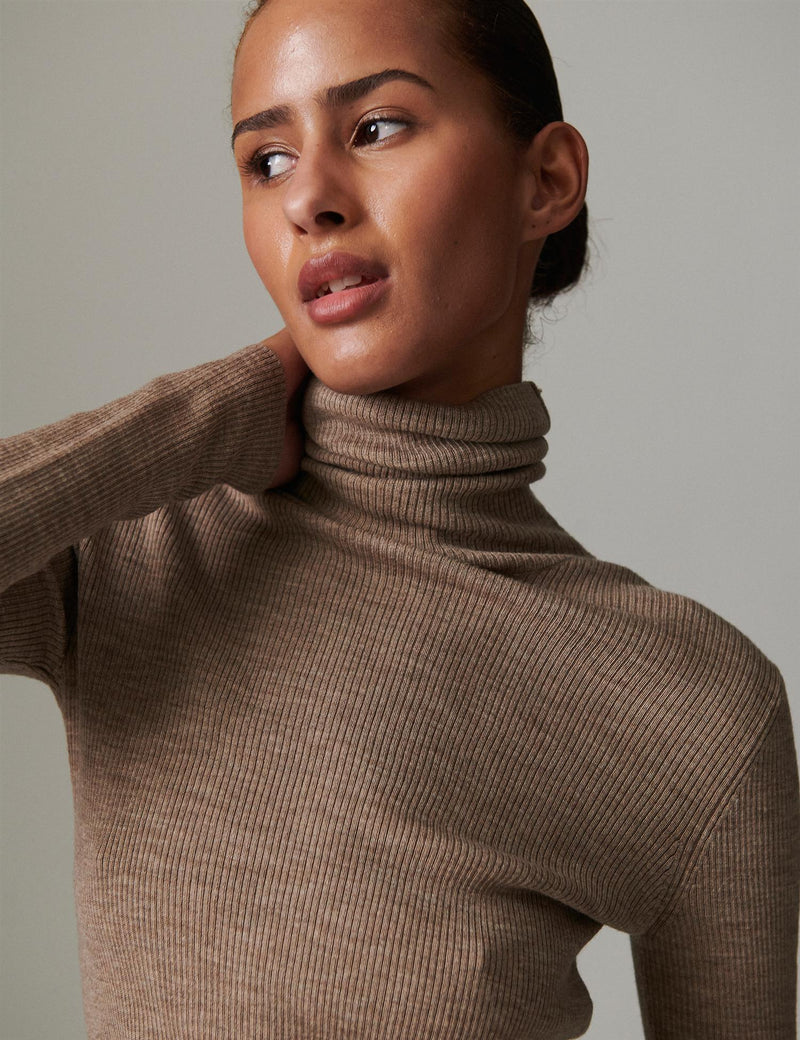 Sierra Turtleneck - Daily Elements