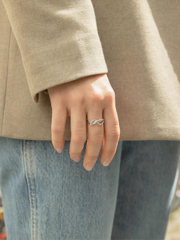 Twisted Deceiver Ring