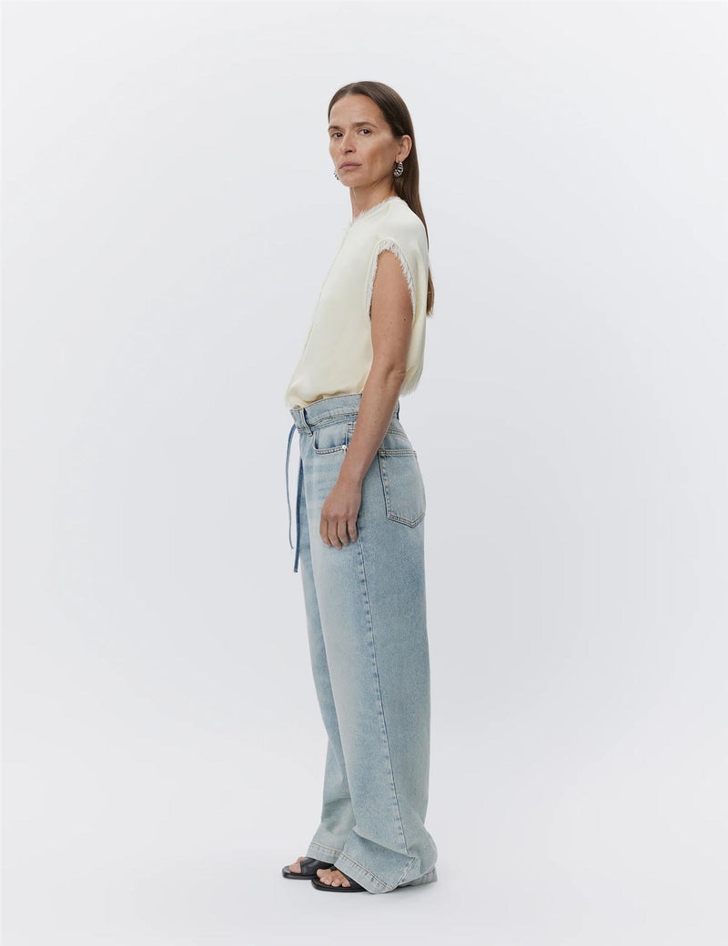 Lise - Matte Crepe