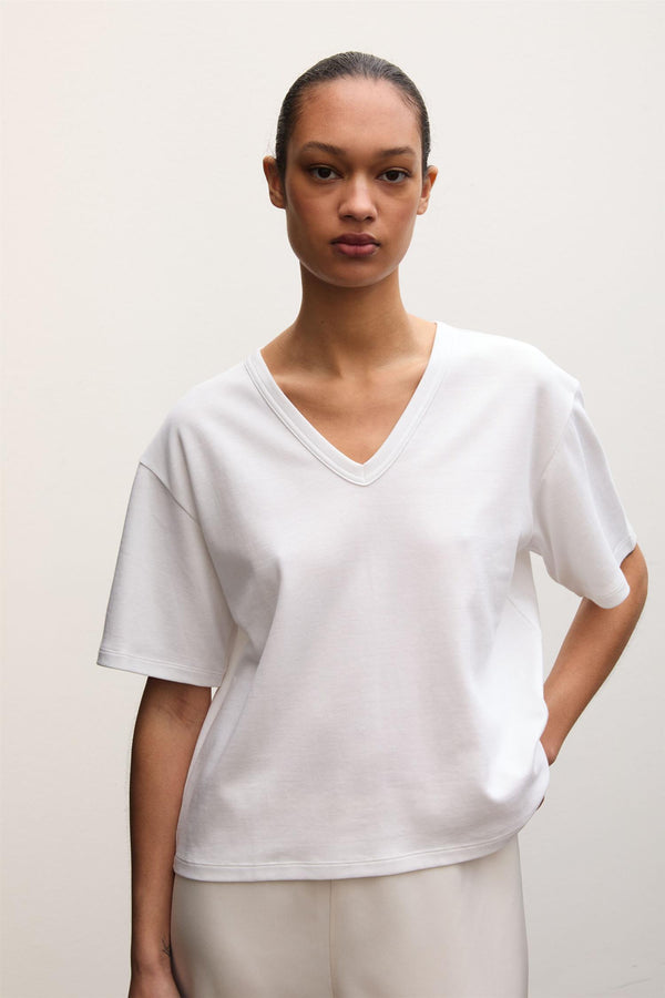 Bettina Tee
