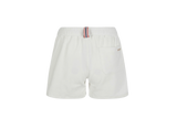 Amundsen 4Incher Comfy Cord Shorts i hvit, sett bakfra med elastisk midje og Amundsen-merkelapp